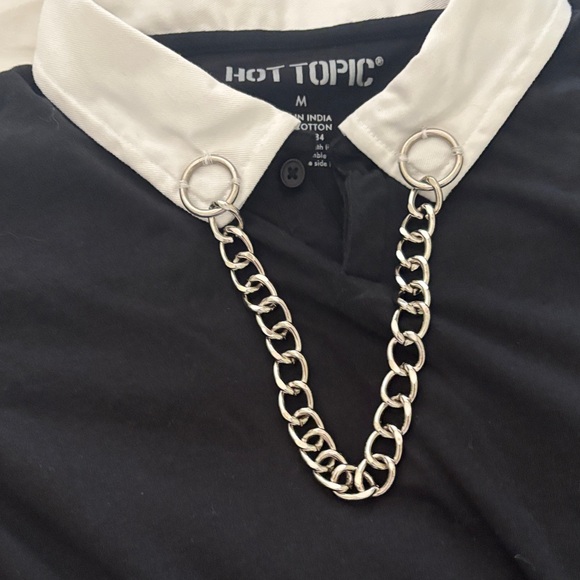 Hot Topic Black Tee with Chain Accent - Picture 4 of 7